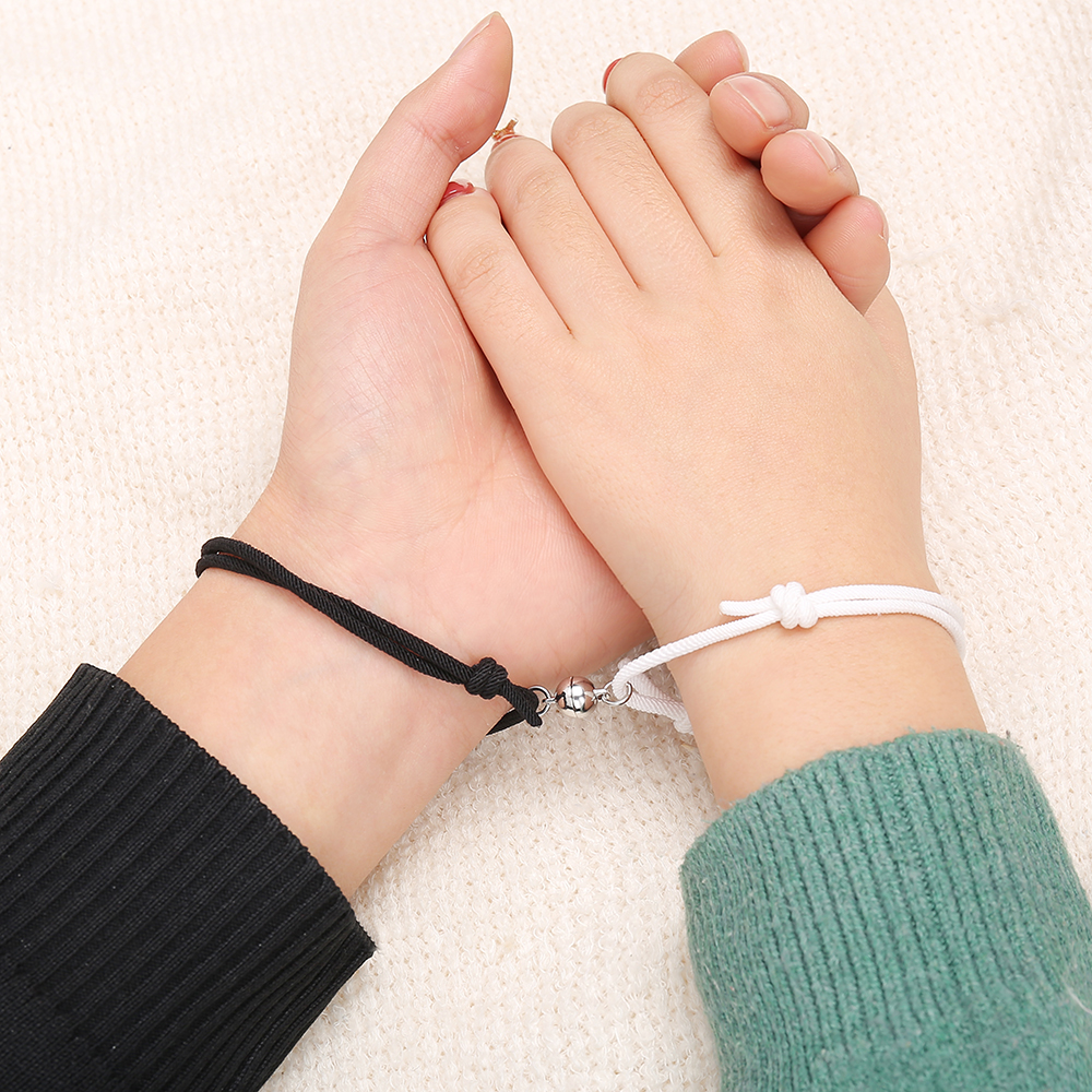 Set 2 vòng tay nam châm sáng tạo dành cho người yêu