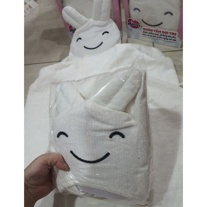 Khăn Tắm có nón Sợi Tre Merries 120cm x 70cm