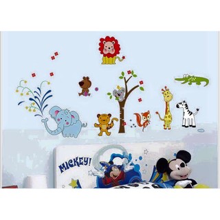 Decal dán tường vườn thú voi phun nước