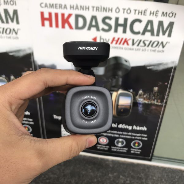 HIKVISION F6S – Camera hành trình ô tô nhắc nhở biển báo giao thông