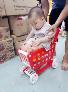 Xe đẩy siêu thị Coles cho bé
