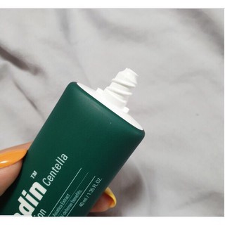 CHỐNG NẮNG DẠNG SỮA DA MỤN MISHA CICADIN