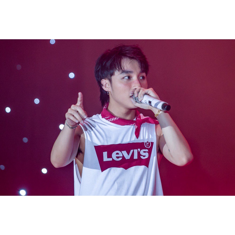 Áo tanktop trắng Sơn Tùng MTP