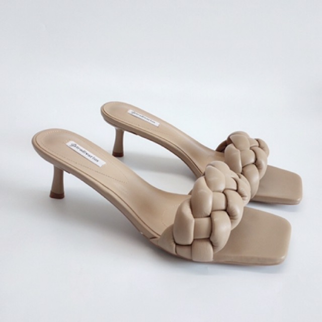 Guốc da quai tết Stradi.varus