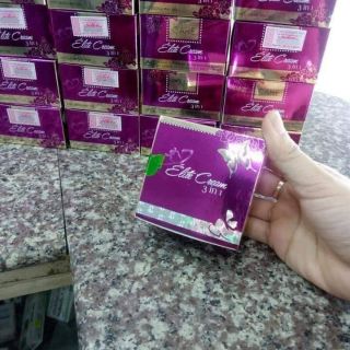 Kem con bướm Nguyễn Quách