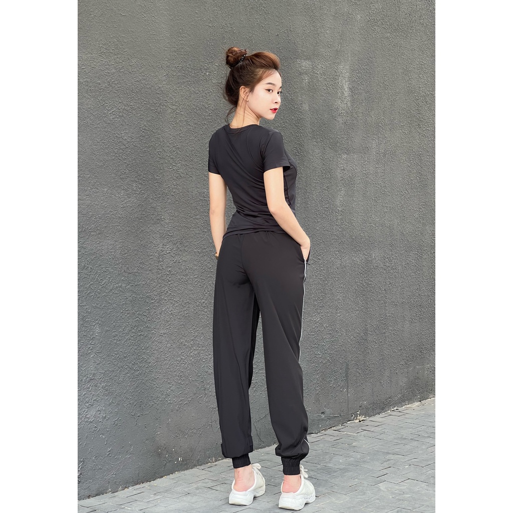 Bộ Quần Áo Thể Thao Nữ, Quần Jogger Dù Khoá Túi + Áo Thun Tay Ngắn Nk Cao Cấp - BJG001
