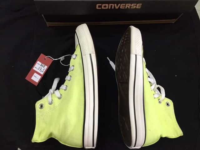 Converse real 2hand size trong từng hình