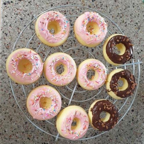 Bột làm bánh donut tiện dụng Donut Mix Bread Garden 320g