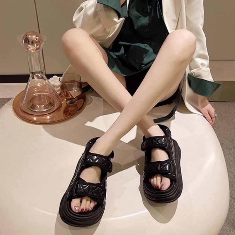 Dép sandal Nữ Cao Cấp Quai Dán Thời Trang Phong Cách Trẻ Năng Động Cá Tính Đế Bánh Mì Siêu Nhẹ Tăng Cao 5cm HOT2022