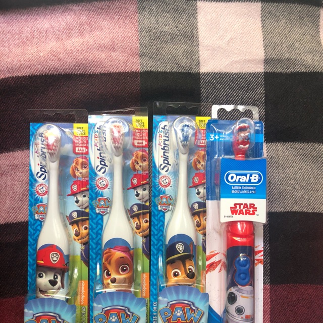 Bàn chải đánh răng pin