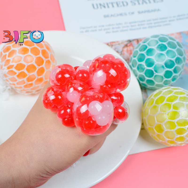 Đồ chơi mềm dẻo Squishy Ball hình quả bóng vô cùng thú vị