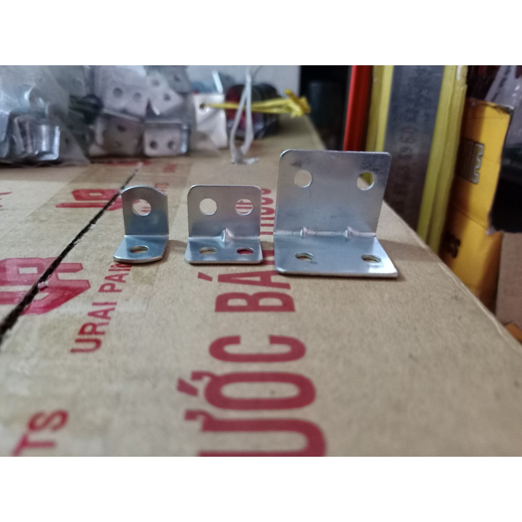 2 CÁI KE GÓC SẮT VUÔNG 1F5 - 2F - 3F5