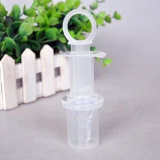 Xi lanh bón sữa bón thuốc cho bé