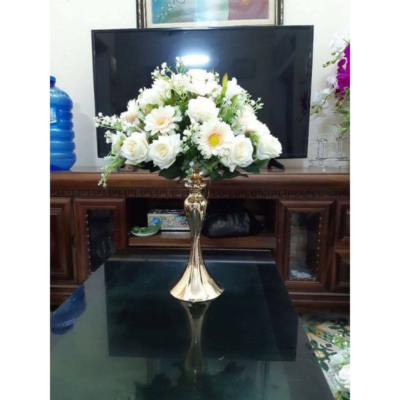 Trụ đuôi cá cắm hoa trang trí