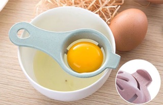 Dụng cụ tách lòng đỏ trứng