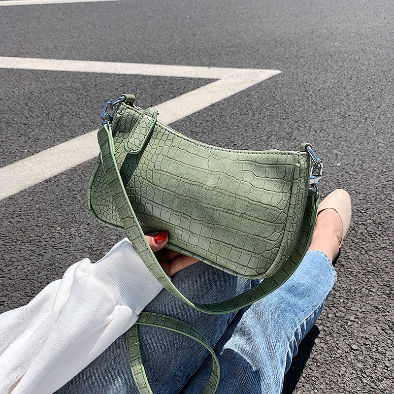 Túi xách đeo chéo IELGY thời trang dành cho nữ