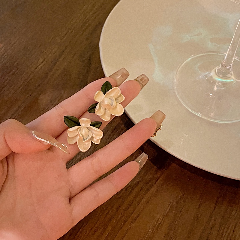 Bông Tai Hình Hoa Sơn Màu Phong Cách Retro Hợp Xu Hướng