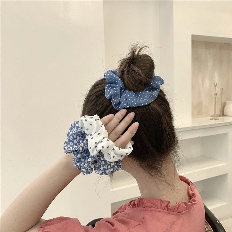 Dây buộc tóc scrunchies hoạ tiết nhí xanh dương vải mềm mại phong cách Hàn Quốc