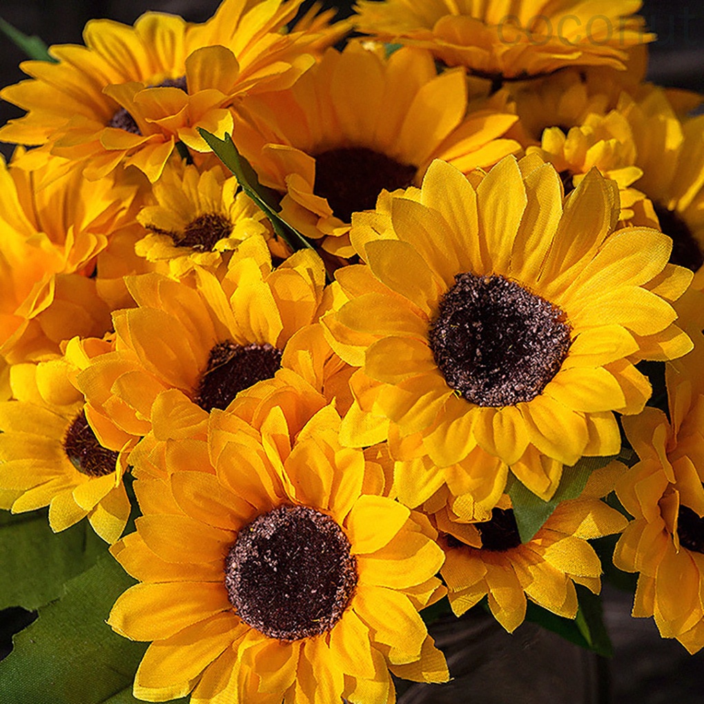 Bó hoa hướng dương nhân tạo gồm 9 bông dùng để trang trí nhà