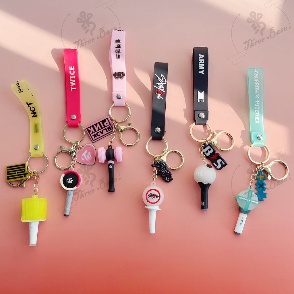 Móc Khóa Gậy Phát Sáng In Hình Nhóm Nhạc KPOP BTS Bangtan Boys bomb TXT E Eunhypen STRAYKIDS TREASURE ASTRO EXO GOT7 NCT BLACKPINK Twice Red Velvet (G) I-DLE