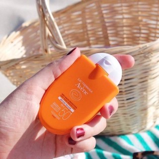 kem chống nắng Avene SPF 50