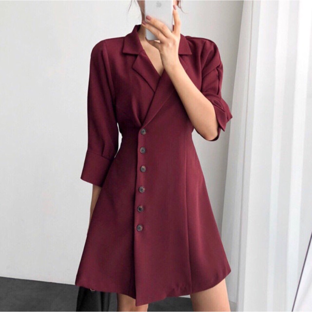 Đầm đỏ đô cổ chéo có nút, tay lững