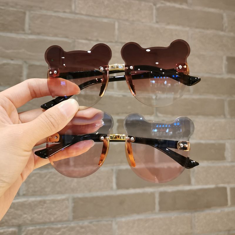 Kính râm thiết kế hình tai gấu xinh xắn dành cho bé | BigBuy360 - bigbuy360.vn
