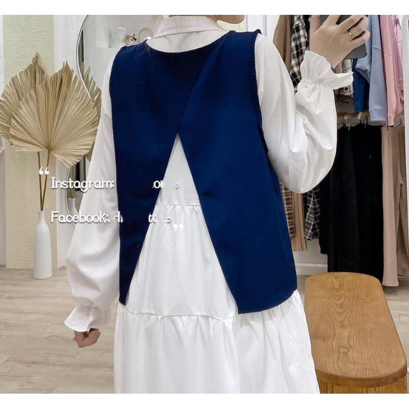Váy nữ kèm áo gile xẻ lưng phong cách ulzzang trẻ trung