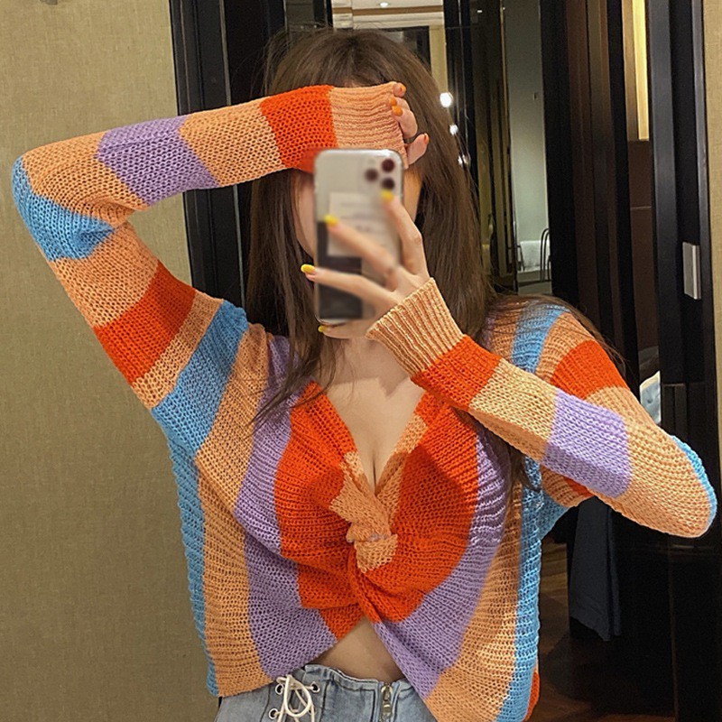 Áo Sweater Nữ Tay Dài Cổ Chữ V Kẻ Sọc Ngang Màu Cầu Vồng Dễ Thương