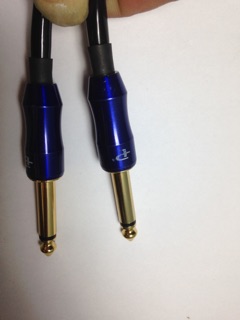 Dây 3.5 ra 2 đầu 6 ly ( cable mà le in japan )