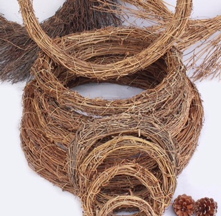 Vòng cỏ khô handmade