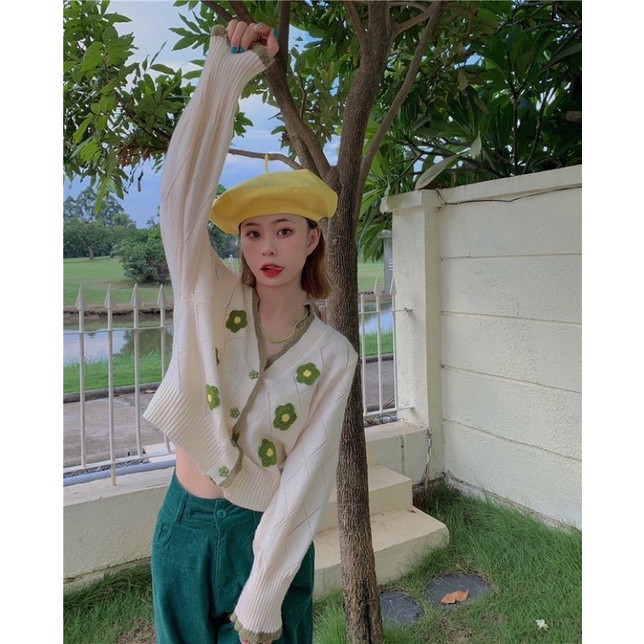 Áo khoác len cardigan dáng ngắn pastel phối hoa ngọt ngào dễ thương Yannie