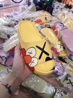 ✨ DÉP KAWS ✨ Dép Bánh Mì Chất Liệu Cao Su Mềm, Đế 5cm