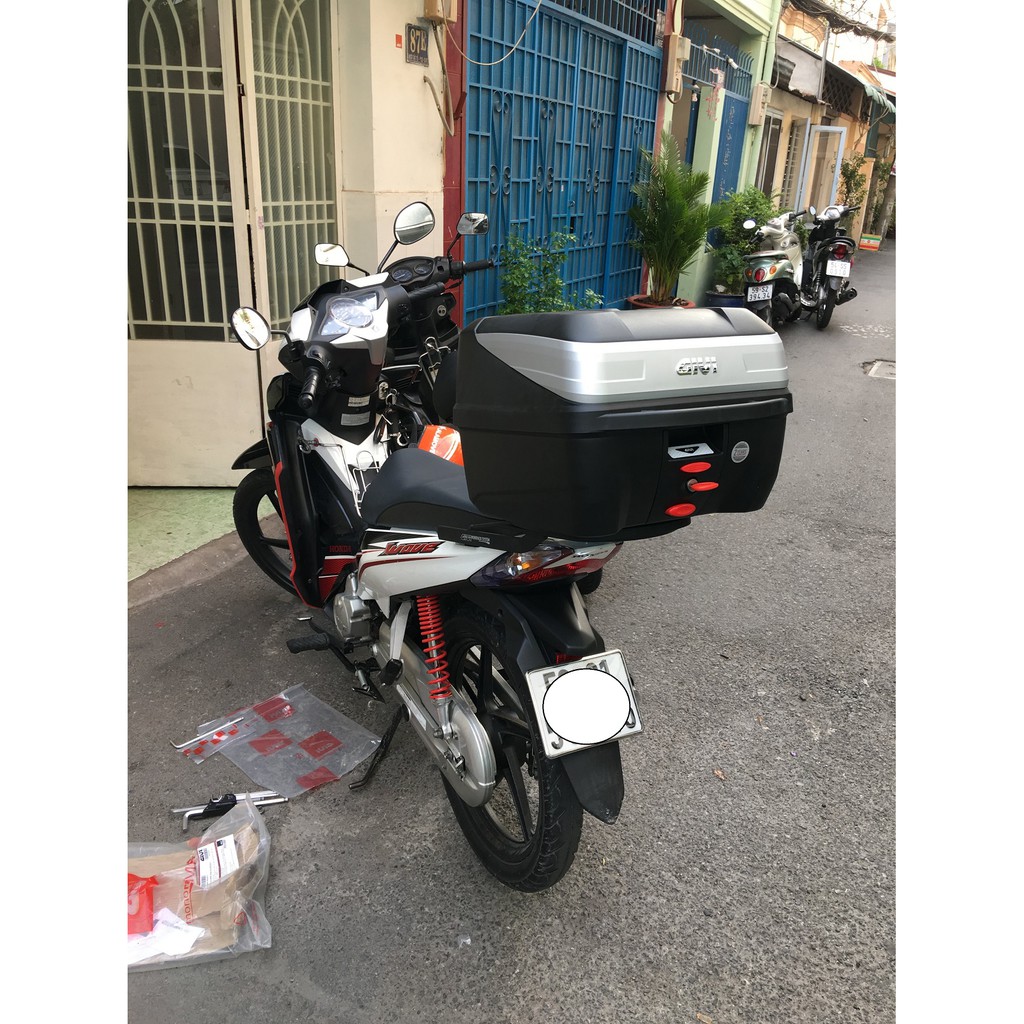 Combo lắp đặt cho Wave RSX gồm thùng B32N Bold và baga sau givi