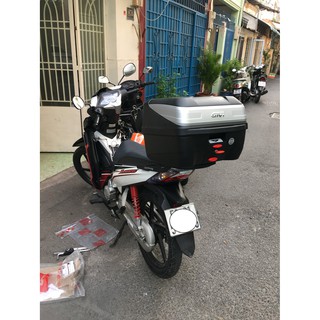 Combo lắp đặt cho Wave RSX gồm thùng B32N Bold và baga sau givi