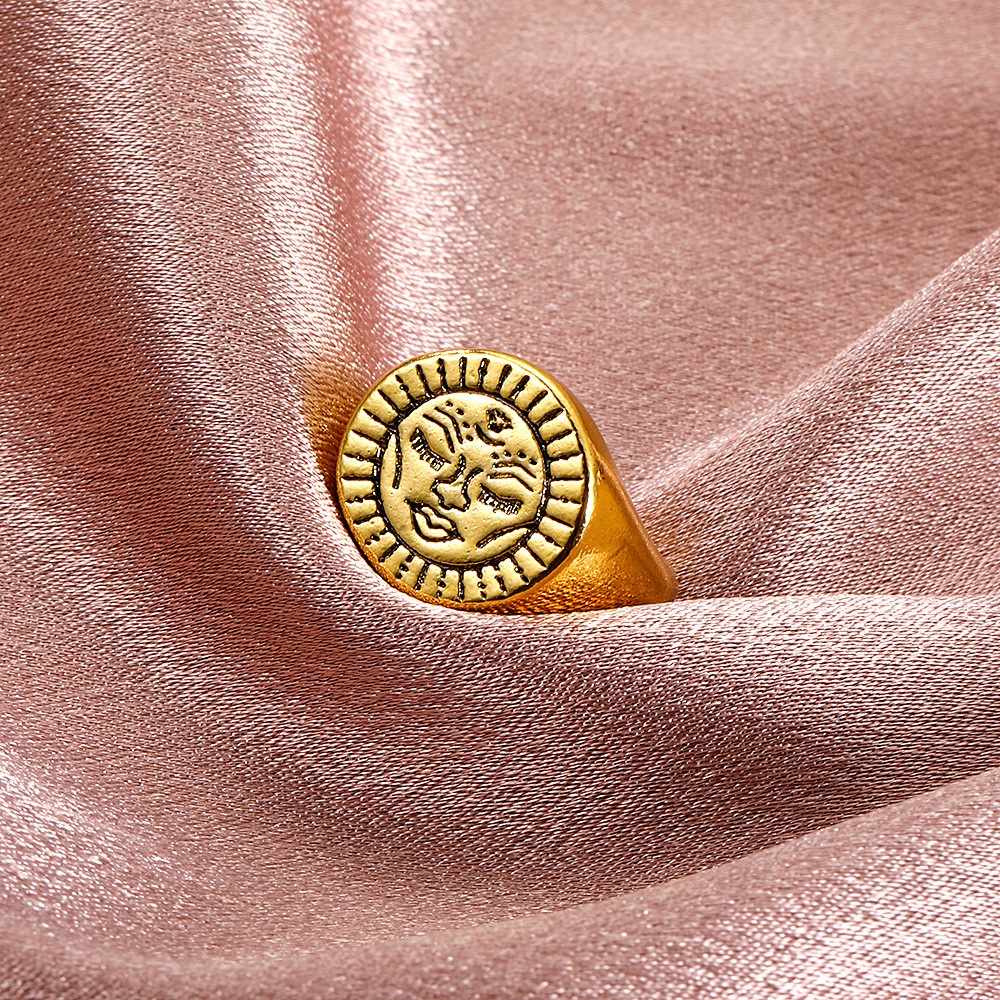 New Sunflower Smiley Retro Metal Face Index Finger Ring Creative Jewelry accessories