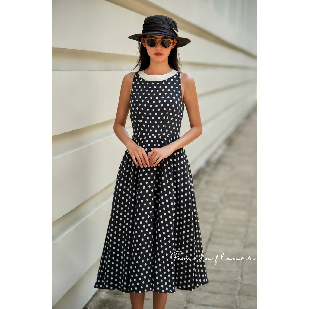 Pomelo Flower Elizabeth - Đầm Sát Nách Chấm Bi Đen Phối Cổ Trắng D564