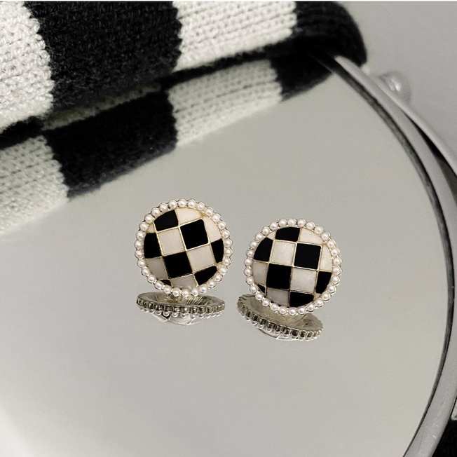 Cặp khuyên tai màu đen trắng 2 kiểu tùy chọn phong cách thời trang