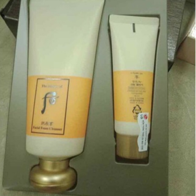 bộ sữa rửa mặt hoàng cung