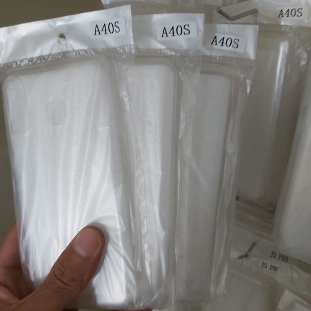Bộ 3 chiếc ốp lưng  silicon trong suốt cho galaxy A40s (loại tốt)