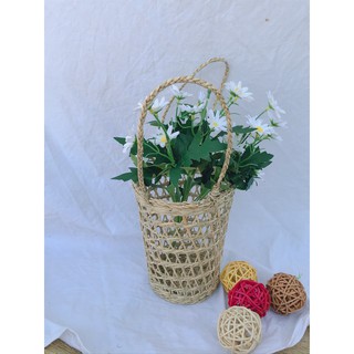 Giỏ cói treo hoa, đựng quả, hành tỏi gia vị kích thước siêu xinh xắn Cao 12cm  Đáy 9.5cm miệng giỏ 11cm