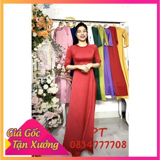 Áo dài lụa trơn cổ tết đơn giản trẻ trung