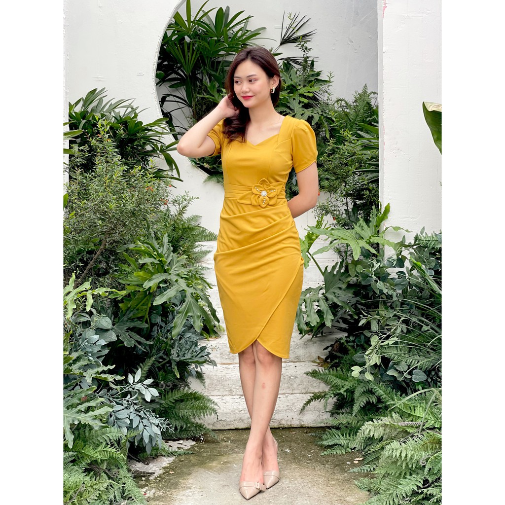 Váy công sở vạt xếp tôn dáng nữ tính Emvy - K58 | BigBuy360 - bigbuy360.vn