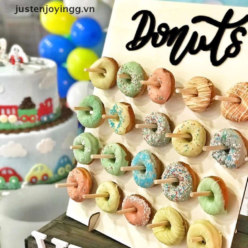 Kệ gỗ Để Bánh Donut Cho Tiệc Cưới