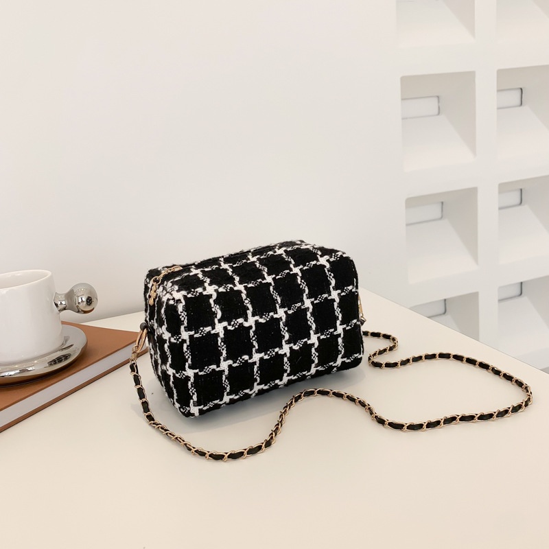 Túi Đeo Vai Màu Trắng Đen Thời Trang Mùa Hè 2022 Cho Nữ