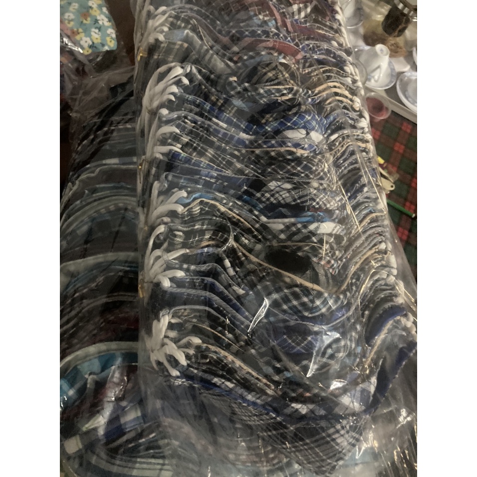 Khẩu trang caro, bình thường, không dày không mỏng