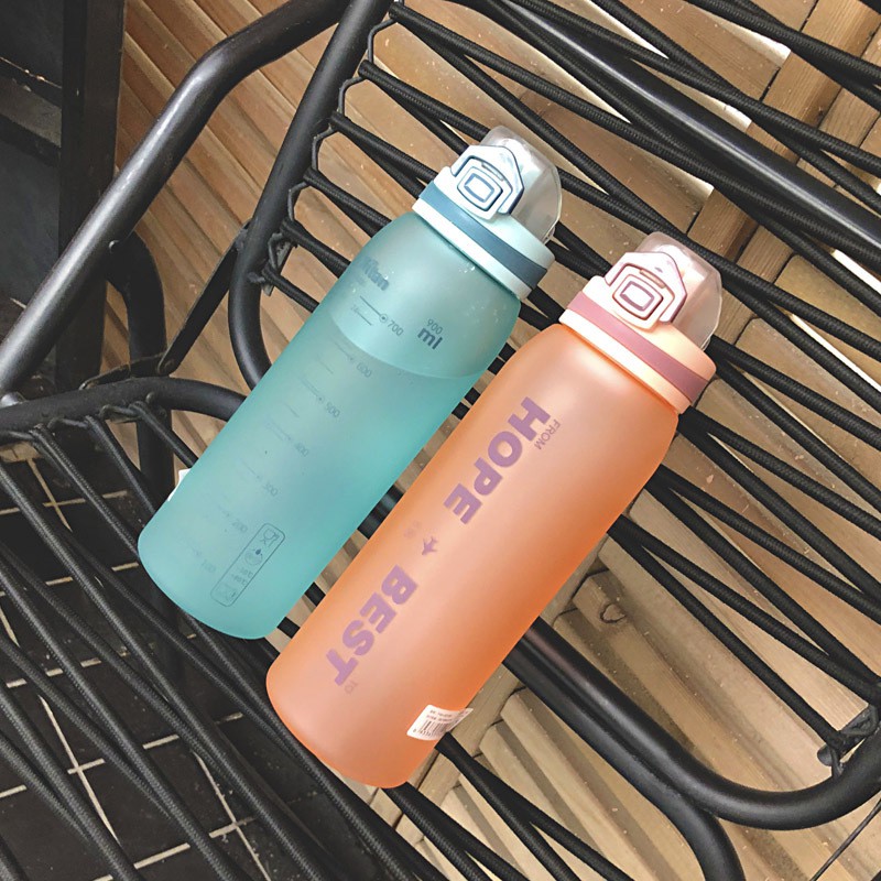 Bình nước nhựa tritan dung tích lớn 900ml có quai xách tiện lợi | BigBuy360 - bigbuy360.vn