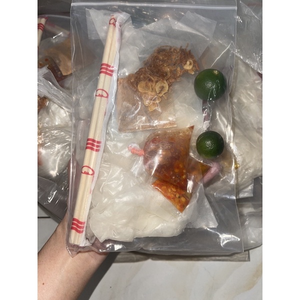 Túi zip 150gr bánh tráng phơi sương kèm topping siêu cay