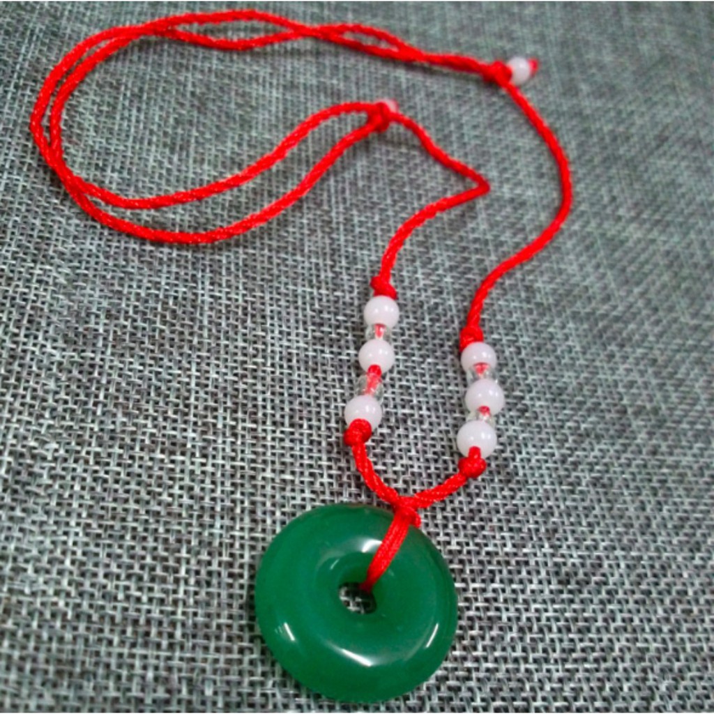 Dây chuyền phong thủy. giá 39k bao gồm dây và mặt. hàng đẹp. hình shop tự chụp nha các bạn. nam nữ đều đeo được.