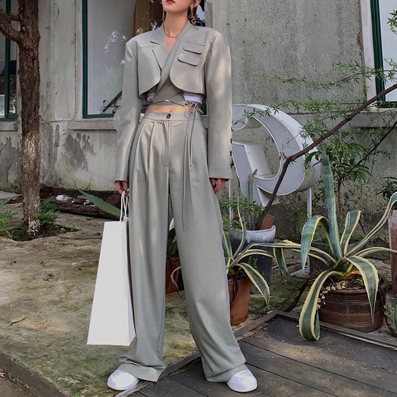 Set vest croptop thắt dây cùng quần ống rộng sang chảnh
